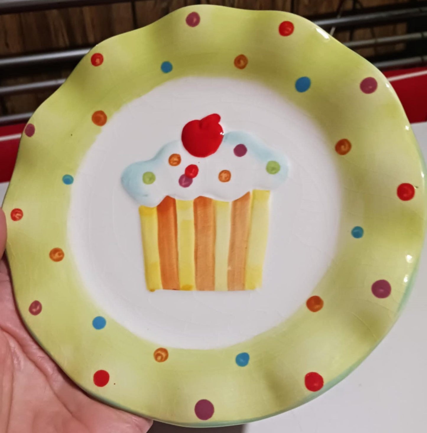 Cupcake party plates (2)