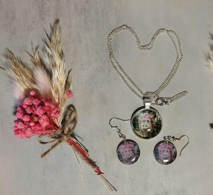 "Fashionista" Esther Necklace with Pendant and Earrings