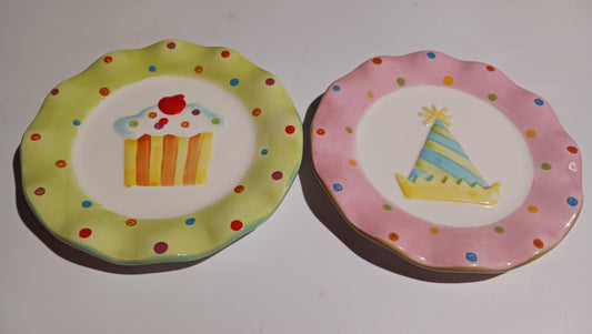 Cupcake party plates (2)