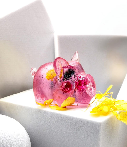 Acrylic epoxy resin pink pig (can be made into a keychain)