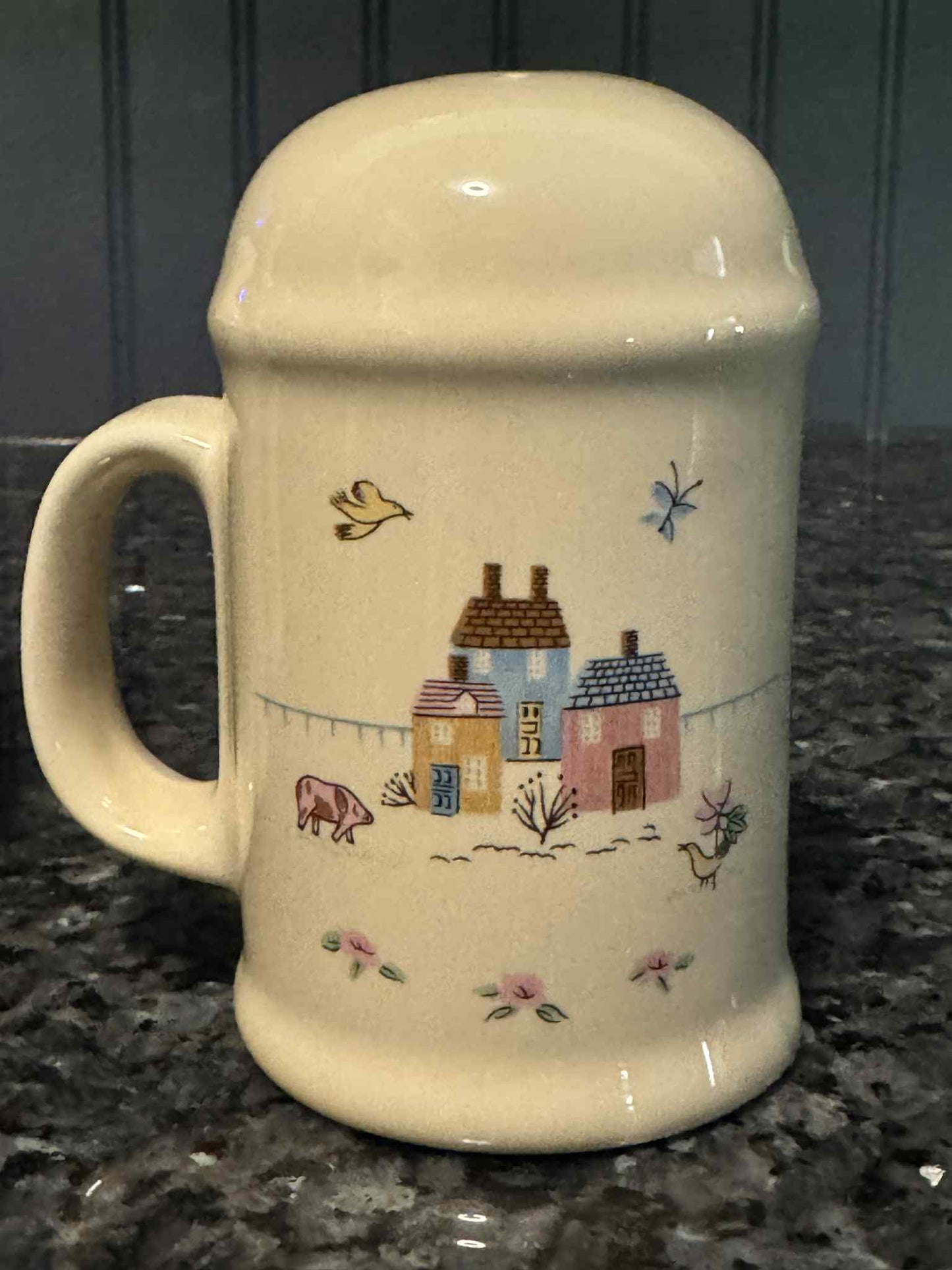 Country-themed shakers with matching plate