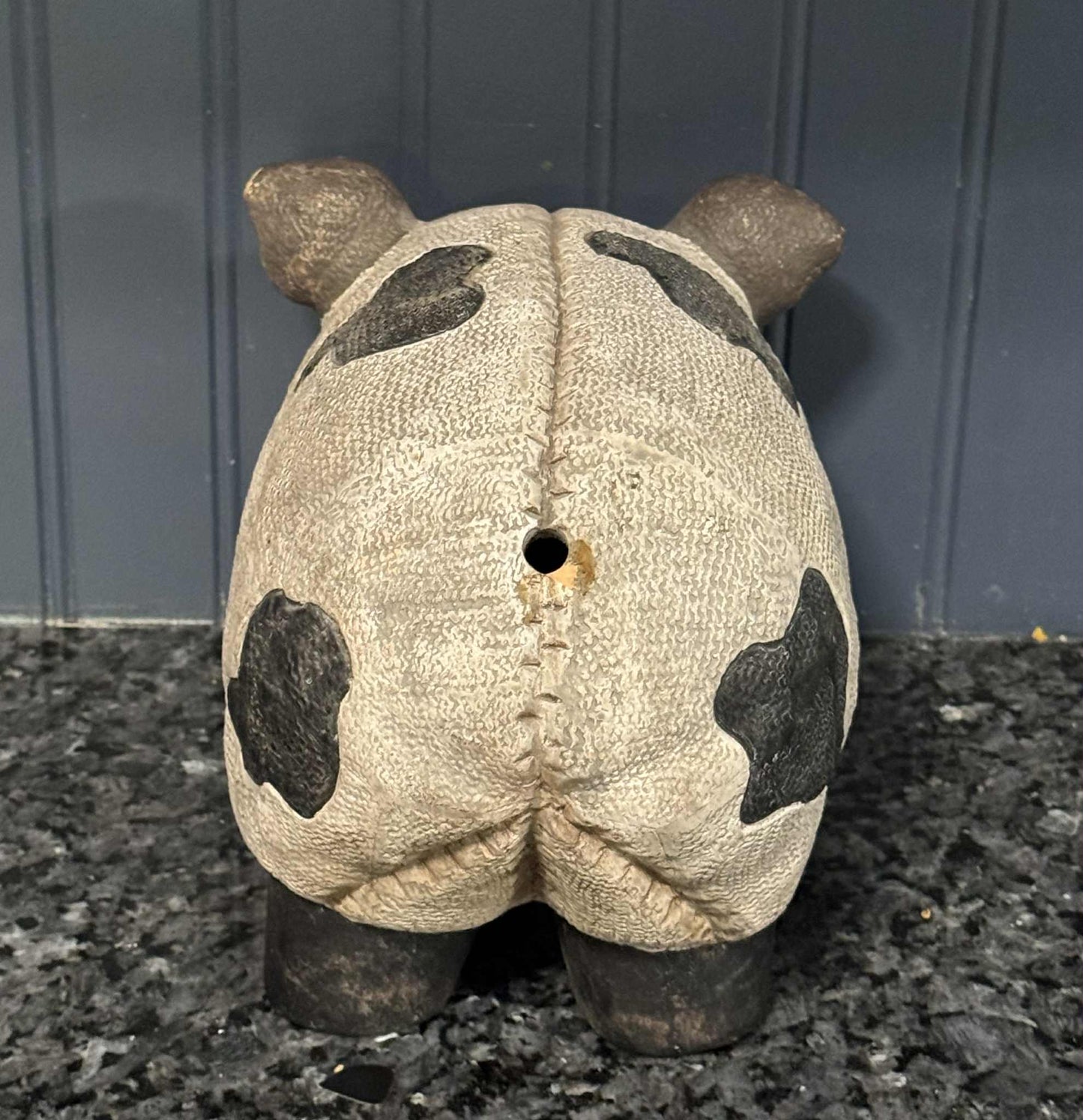 Burlap effect ceramic pig