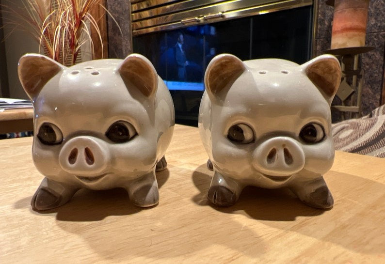 "Side Eye" Piggy Salt and Pepper Shakers