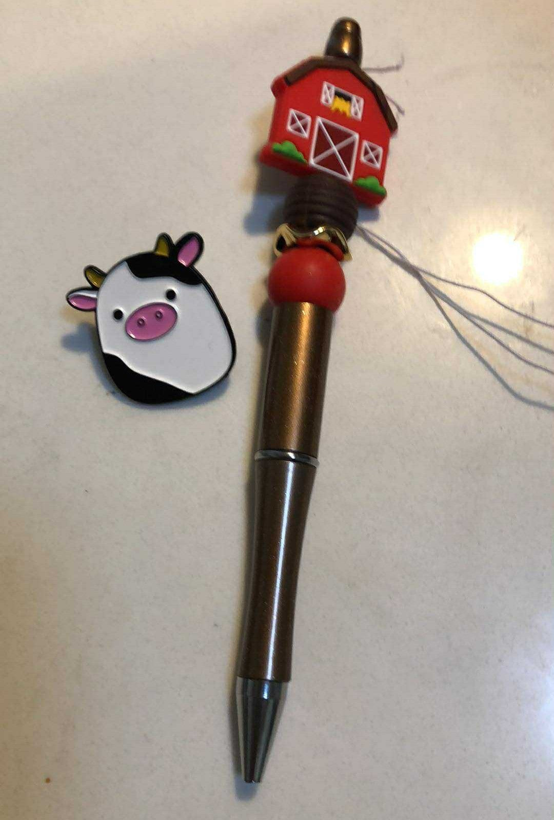 Cow pin and barn pen