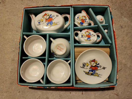 Porcelain Tea Set (Skiing Dog)
