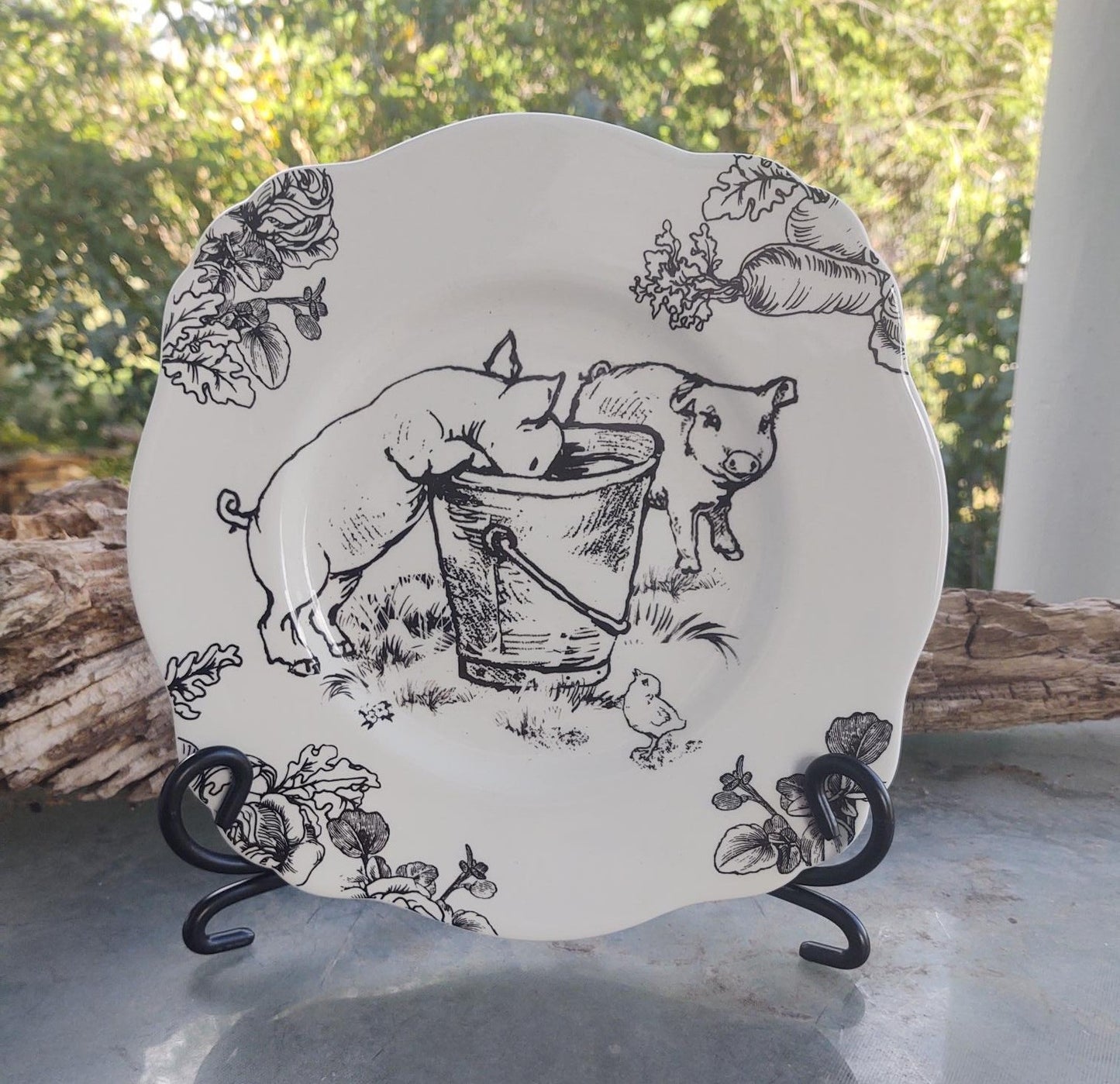 Beautiful collectors ceramic plate and display stand